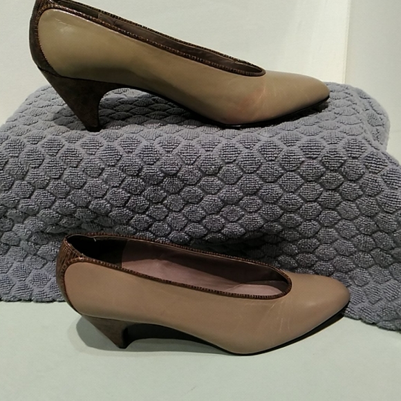 Shoes - Picture 2 of 6